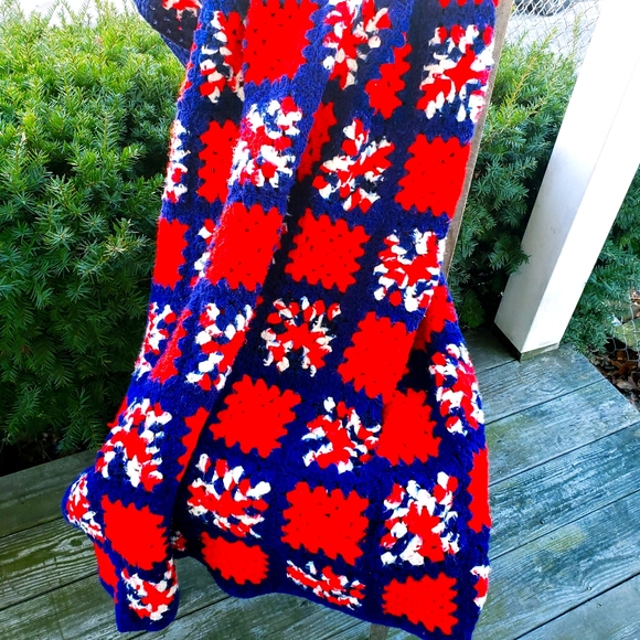 Patriotic Granny Afghan 60"x74" Red White Blue - Picture 7 of 11